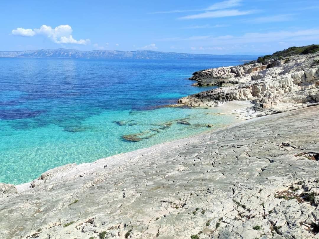 Smjestaj Latica Hotel Vela Luka Ngoại thất bức ảnh